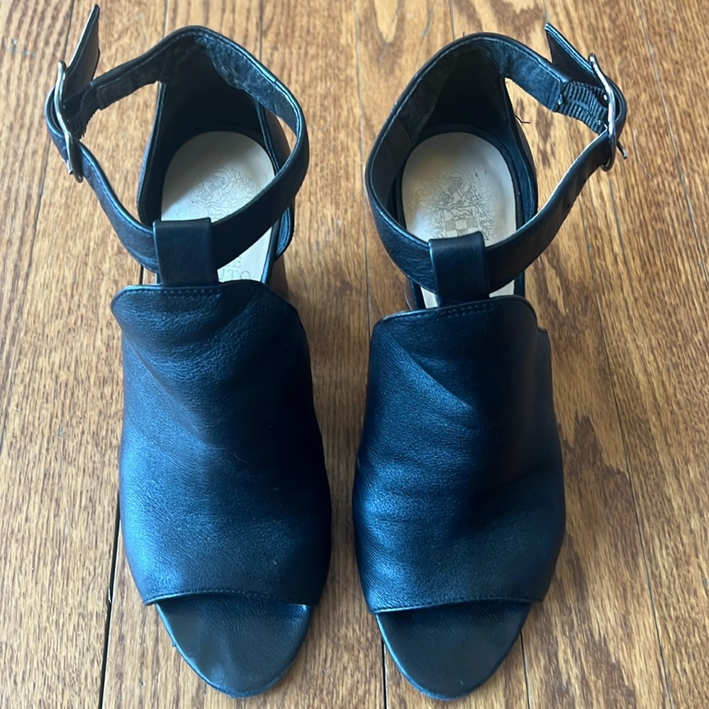 Vince Camuto size 7-7.5